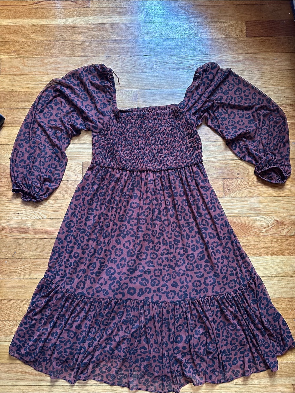 Women’s Flowy Knee Length Leopard Print Dress, Stretchy Sz 2, Long Sheer Sleeves